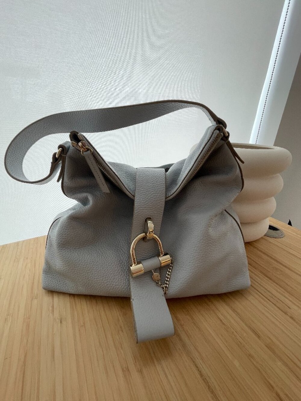 VINCE CAMUTO PEBBLE LEATHER HANDBAG